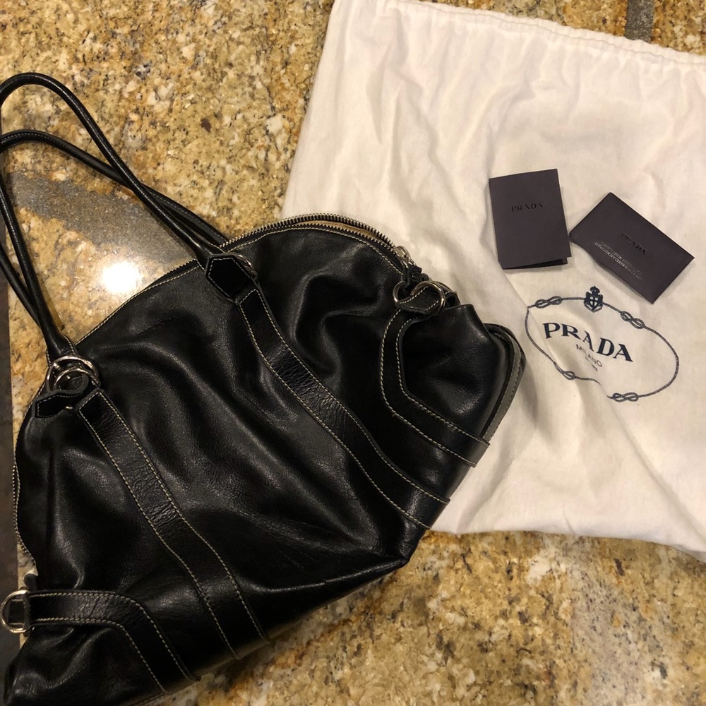 Prada Semitracolla Black Leather Shoulder bag.
